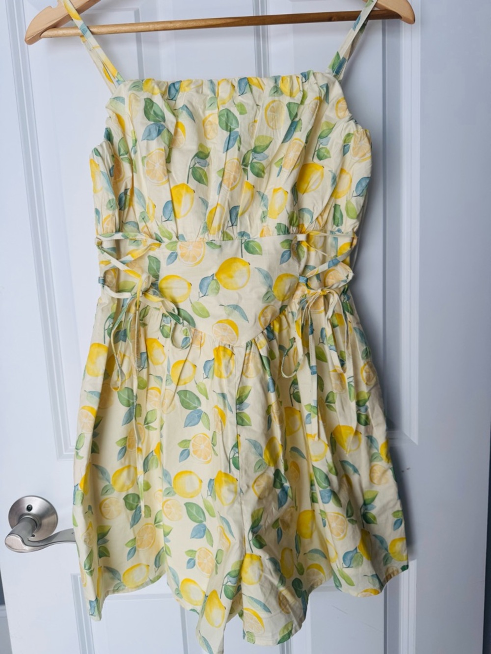 🍋Lemon print romper.